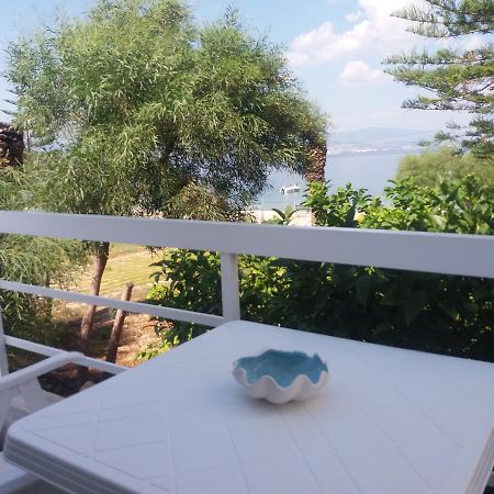 Per Mare Villa Loutra Oraias Elenis Exteriör bild