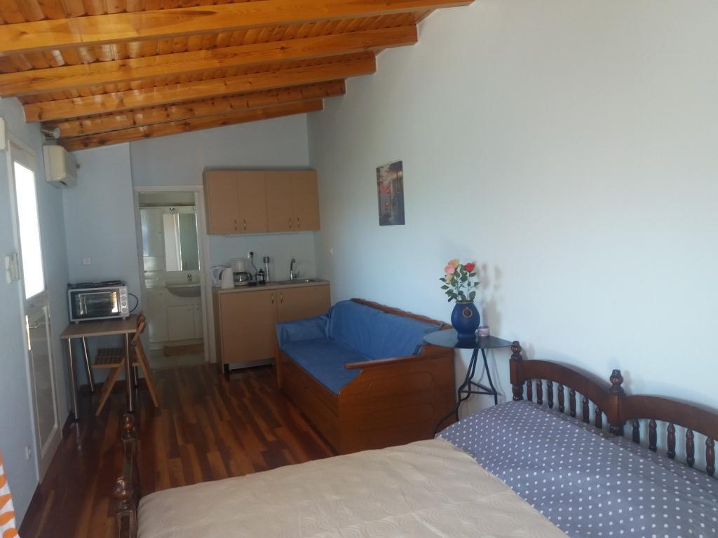 Per Mare Villa Loutra Oraias Elenis Exteriör bild