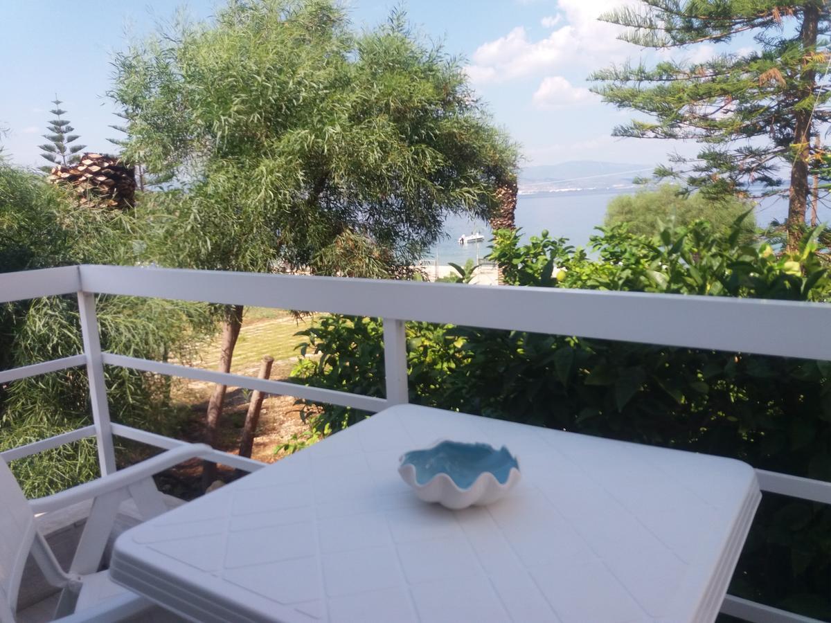 Per Mare Villa Loutra Oraias Elenis Exteriör bild